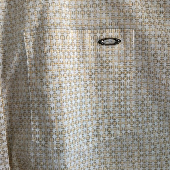 OAKLEY CASUAL BUTTON DOWN - Picture 3 of 8
